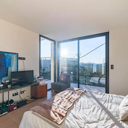 Villa Contemporary Villa Sea View 8 Pers