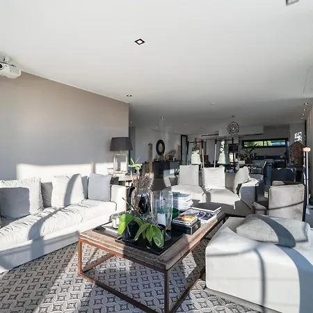 Contemporary Villa Sea View 8 Pers Le Cannet