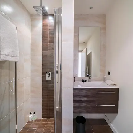 Contemporary Villa Sea View 8 Pers