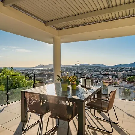 Contemporary Villa Sea View 8 Pers Вилла Ле-Канне