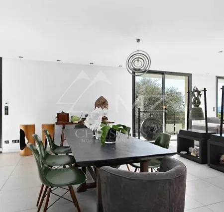 Contemporary Villa Sea View 8 Pers Вилла Ле-Канне