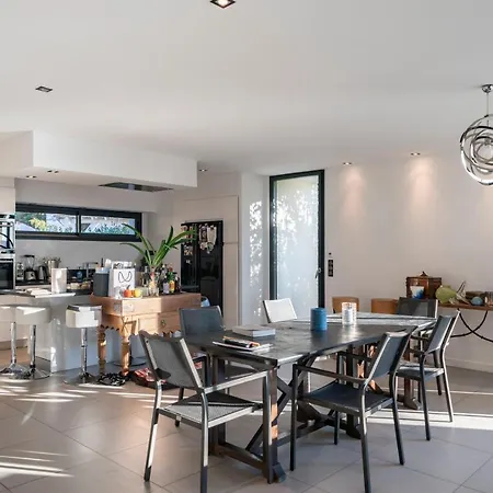 Vila Contemporary Villa Sea View 8 Pers Le Cannet
