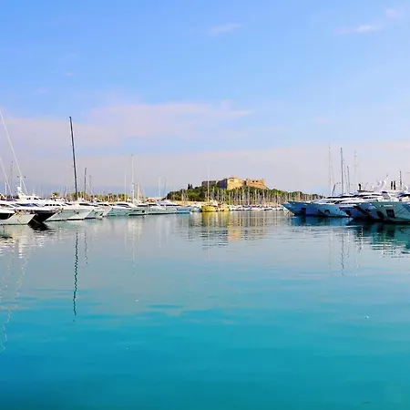 Contemporary Villa Sea View 8 Pers Вилла